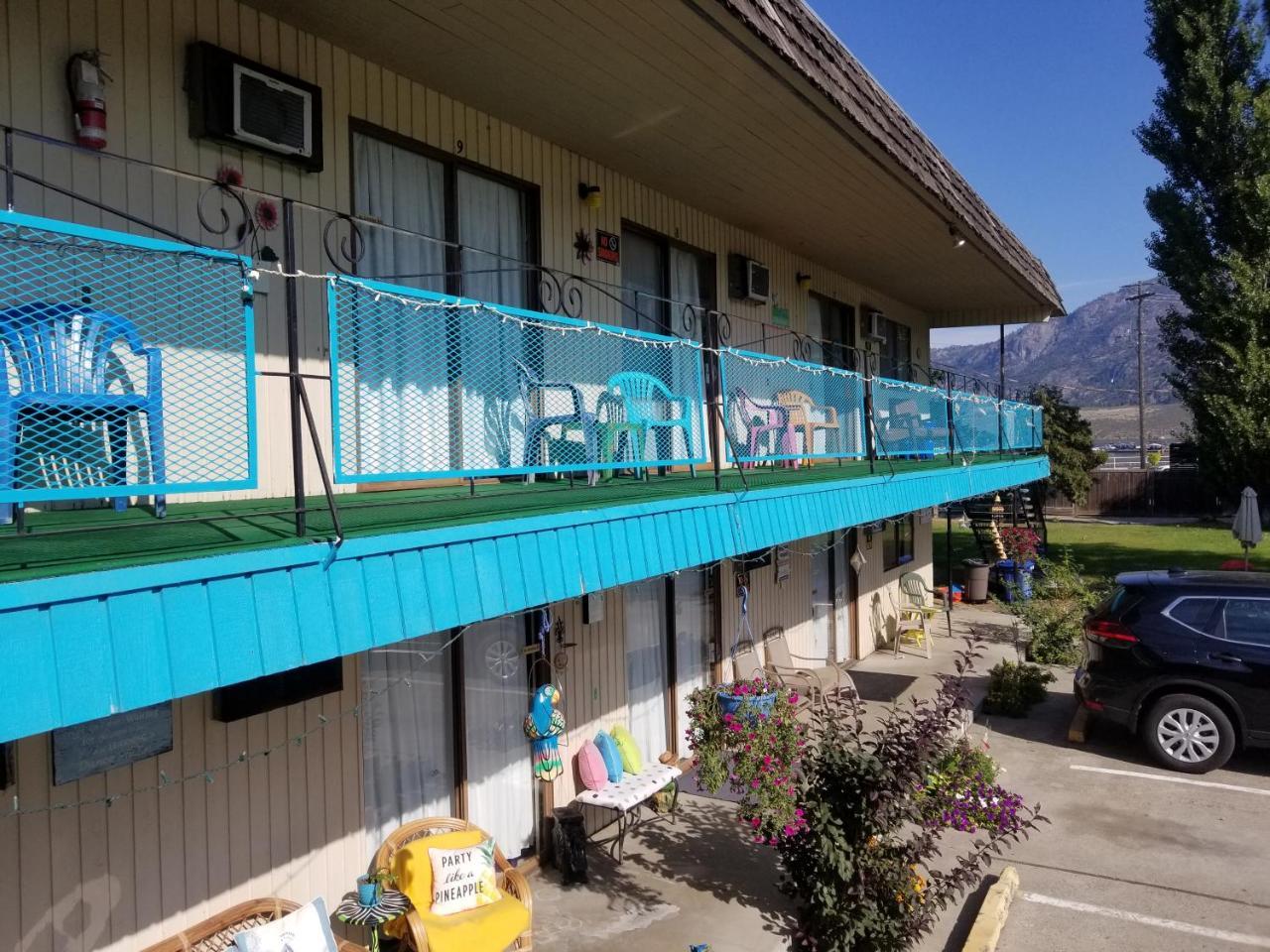 Riviera Motel Osoyoos Exterior photo